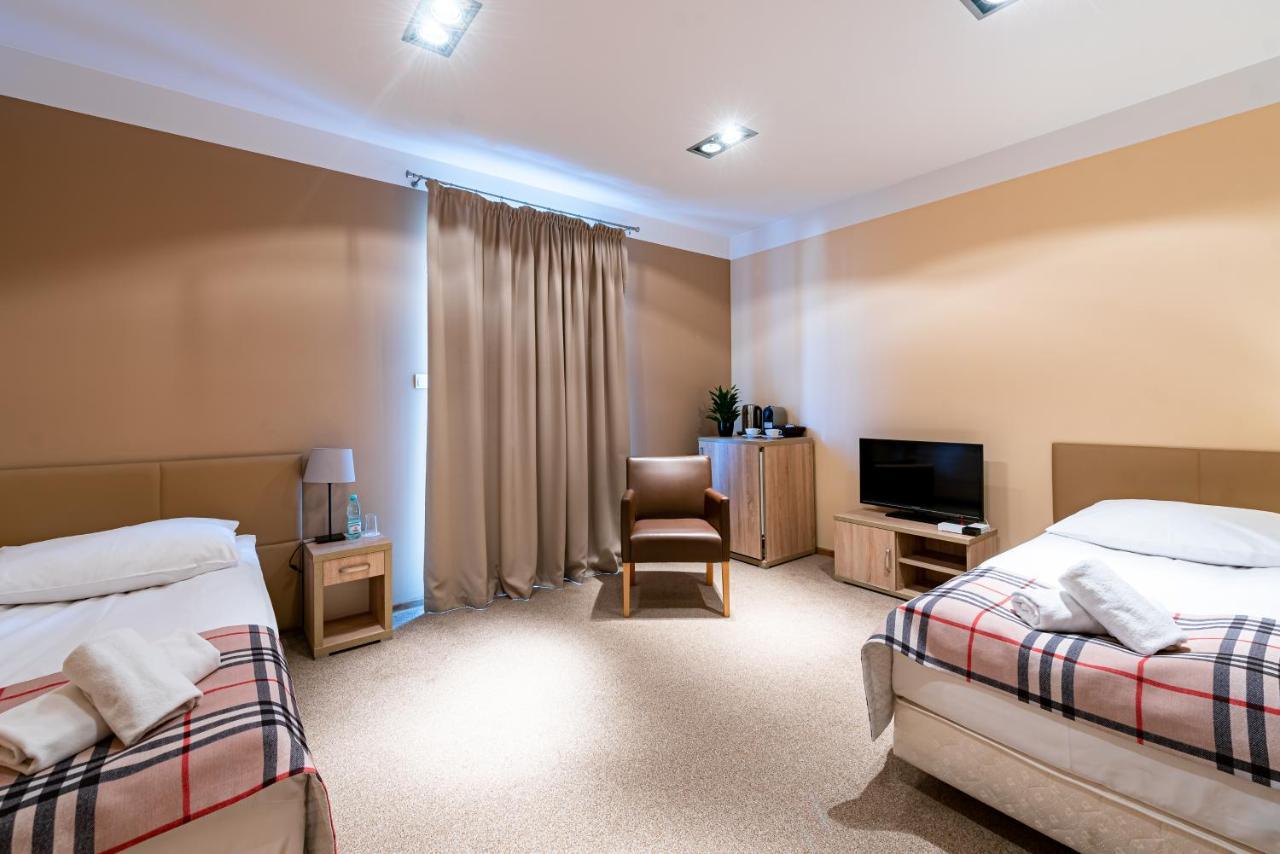 Hotel Dobre Z Lasu سوليتس كويافسكي المظهر الخارجي الصورة